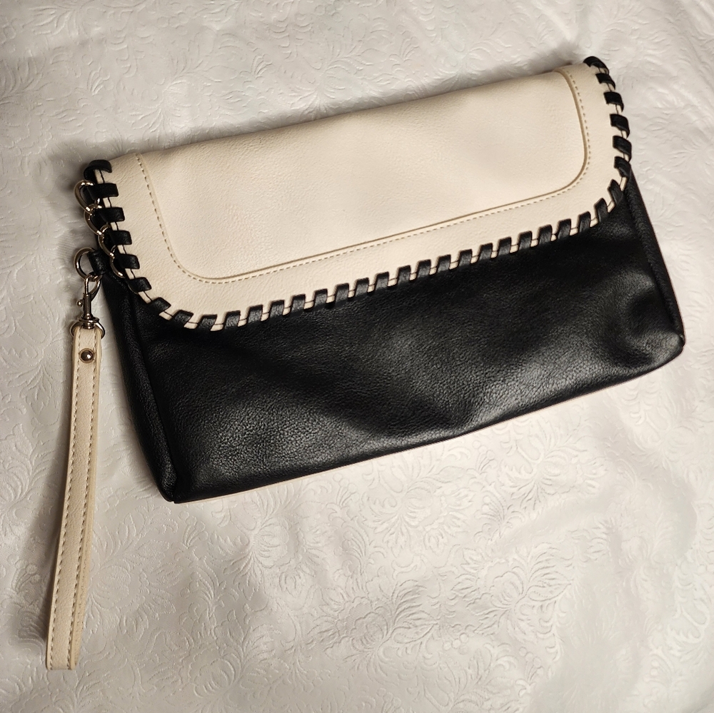 Kardashian Kollection Purse Envelope Style Clutch Black and Cream Wristlet